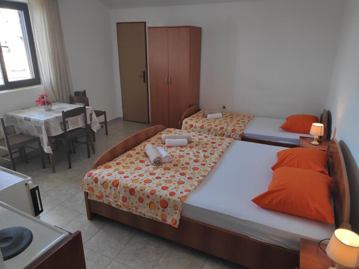באר Apartmani Vitic מראה חיצוני תמונה