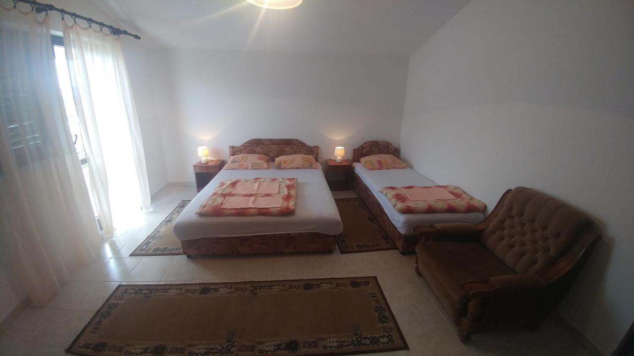 באר Apartmani Vitic מראה חיצוני תמונה