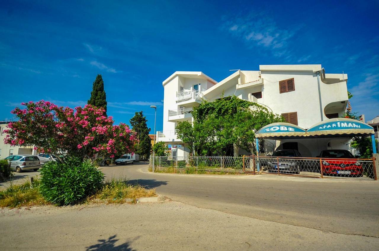 באר Apartmani Vitic מראה חיצוני תמונה