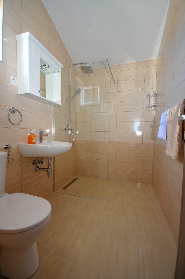 באר Apartmani Vitic מראה חיצוני תמונה